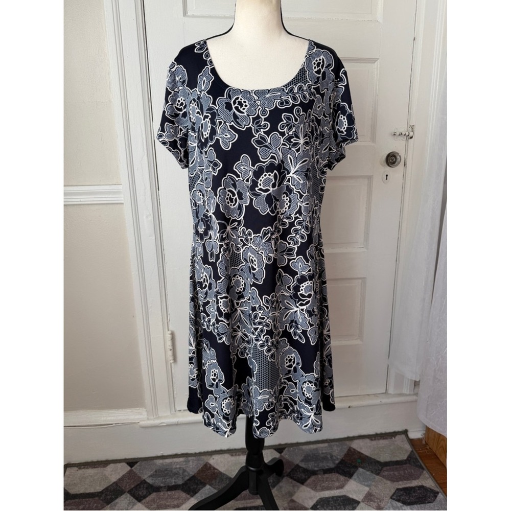 Kaktus Navy Blue &‎ White Floral Short Sleeve Mini Dress Boho Vacation Summer M - Picture 3 of 16